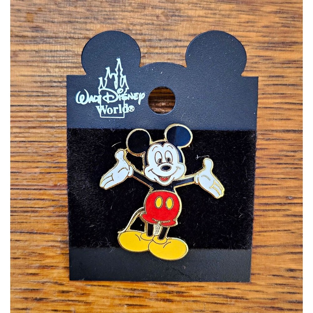 Vintage Walt Disney World 2000 Mickey Mouse Open Arms Pin Millennium New on Card